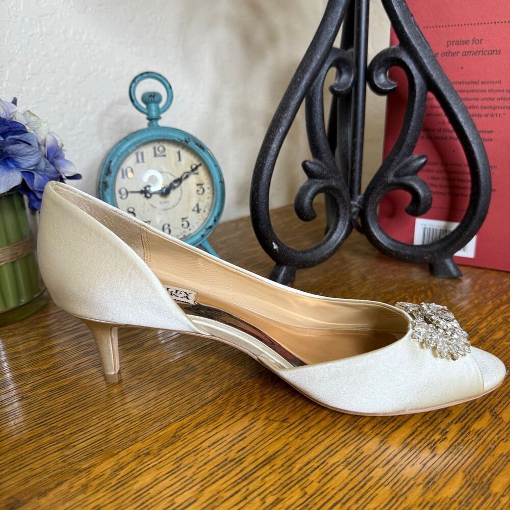 Badgley Mischka Cream Heels with Silver Embellishment - Picture 6 of 14